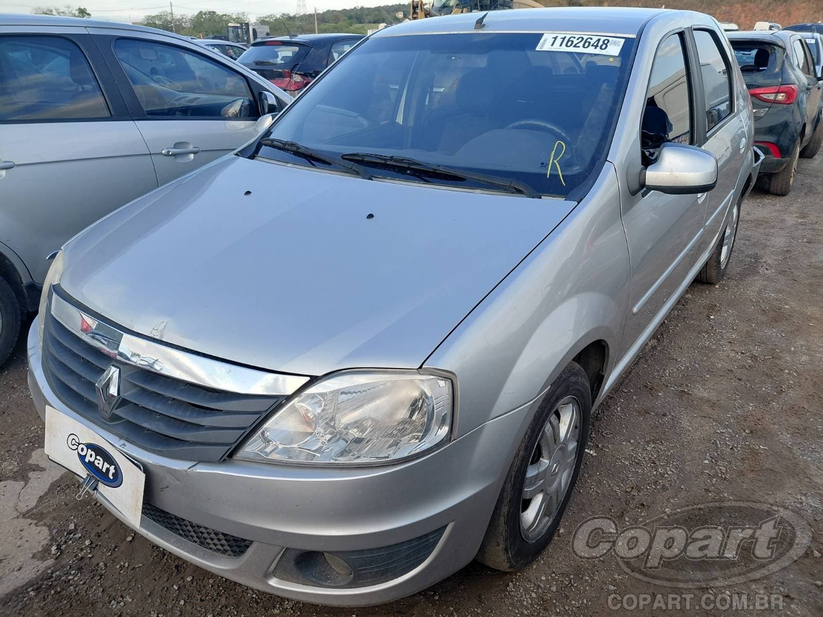 Renault Logan 2012 — foto 2