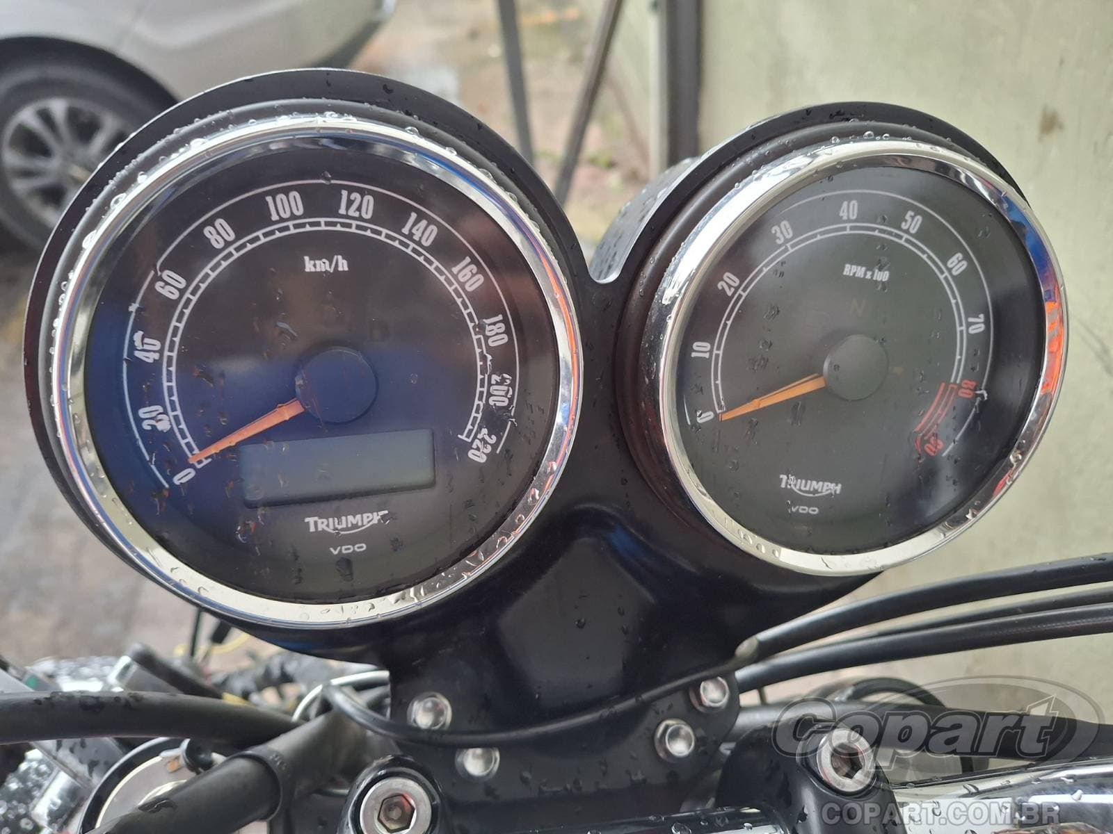 Triumph Bonneville 2015 — foto 9