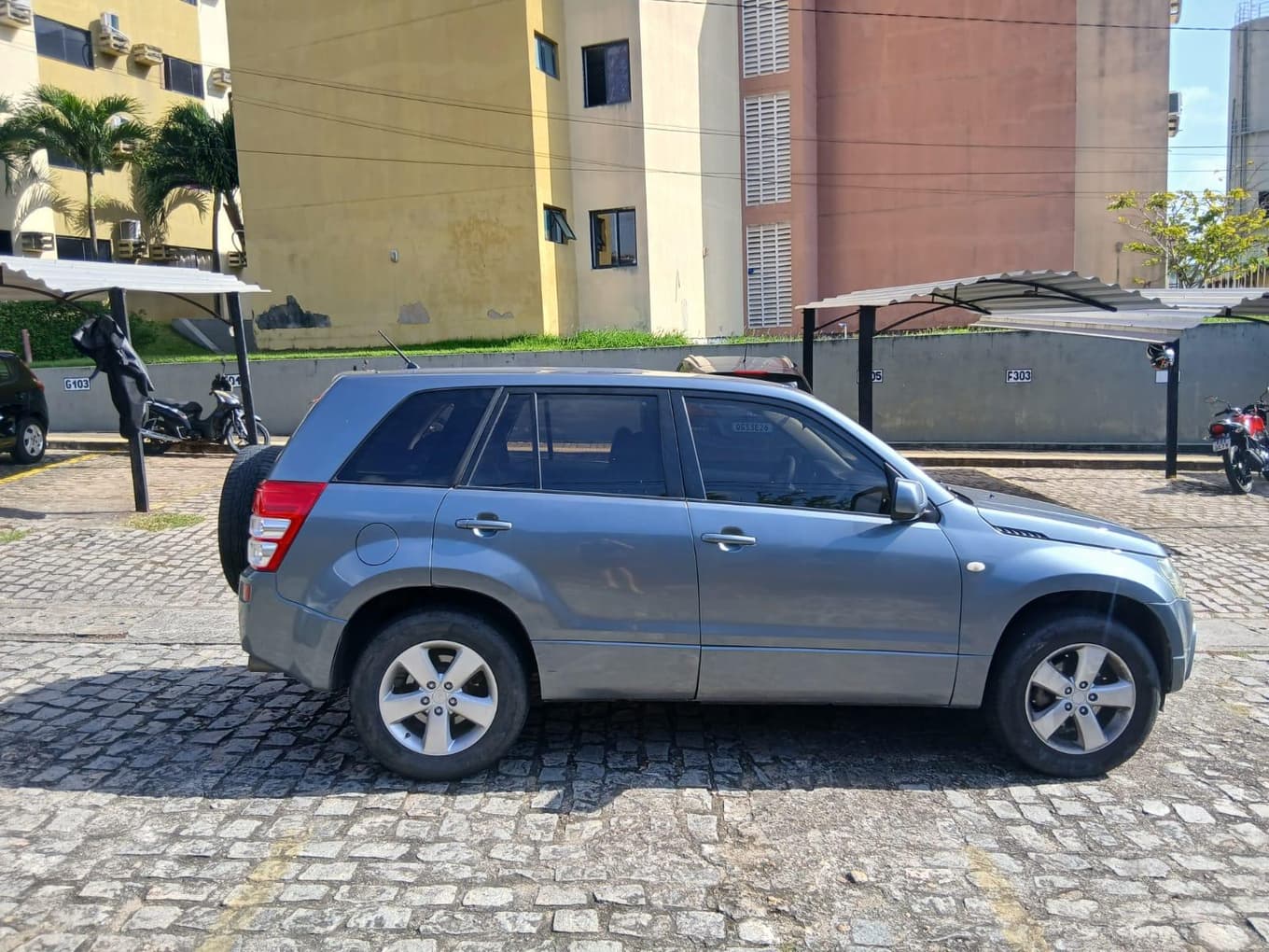 Suzuki Grand Vitara 2010 — foto 3