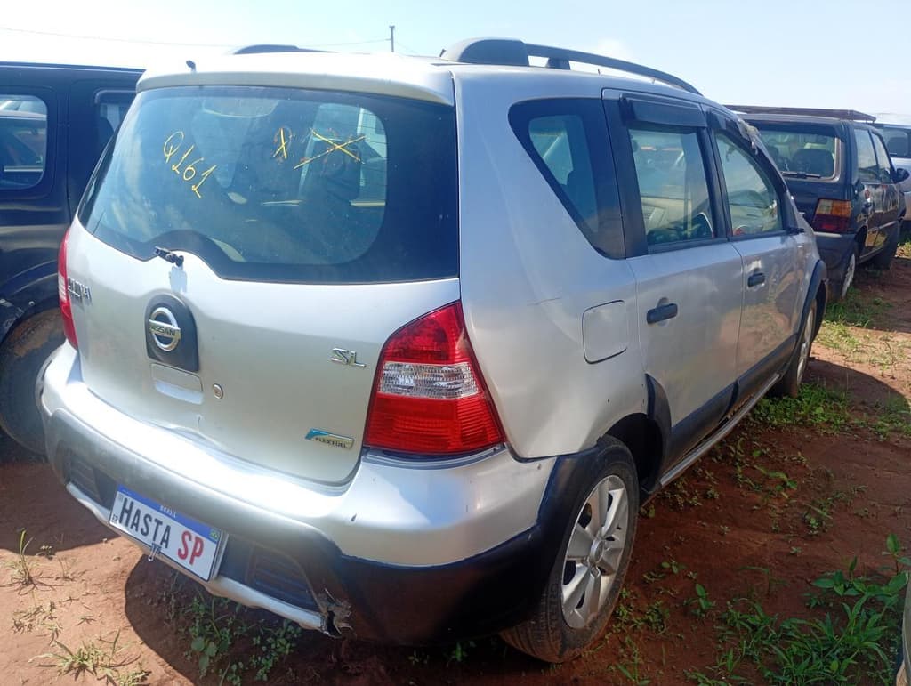 Nissan Livina X-gear 2010 — foto 2