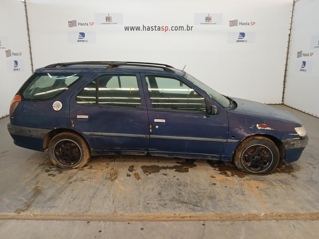 Peugeot 306 1999, azul