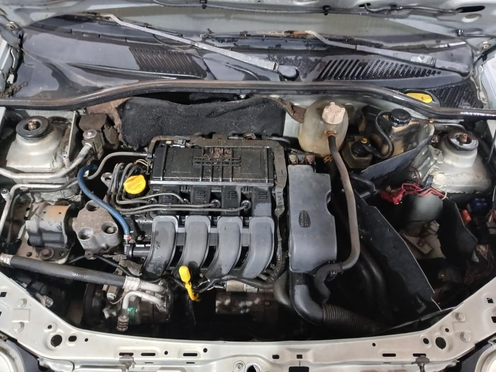 Renault Clio RT 1.0 2002 — foto 5