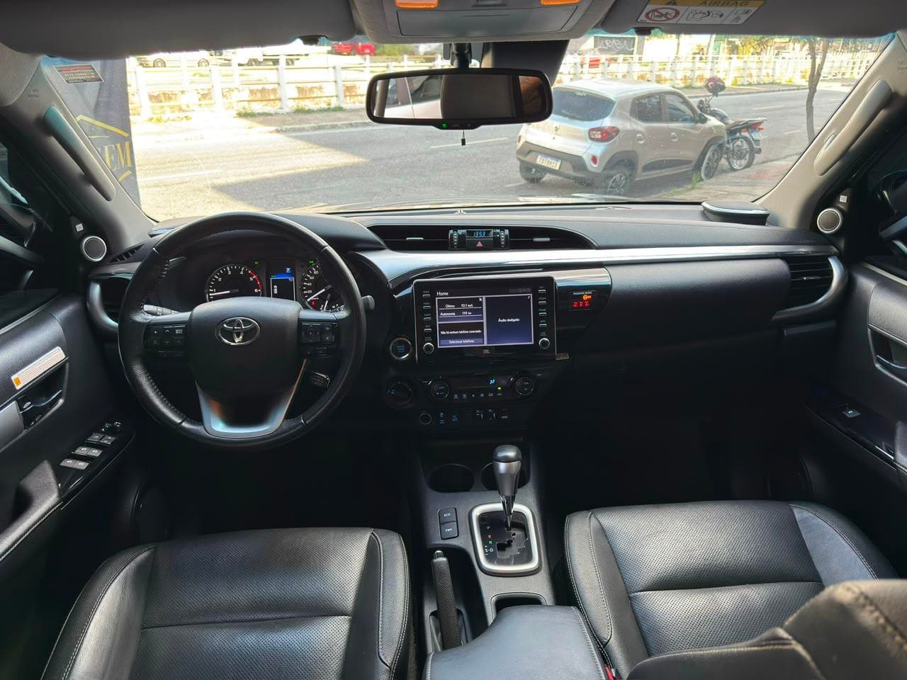 Toyota Hilux 2023 — foto 10
