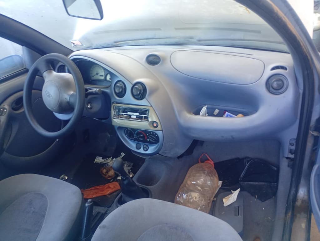 Ford KA 1999 — foto 5