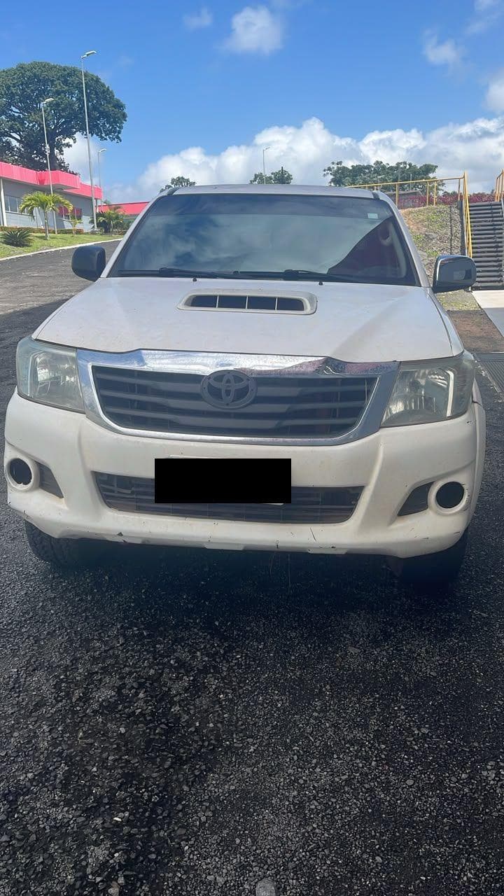 Toyota Hilux Cd4x4 STD 3.0, 2015