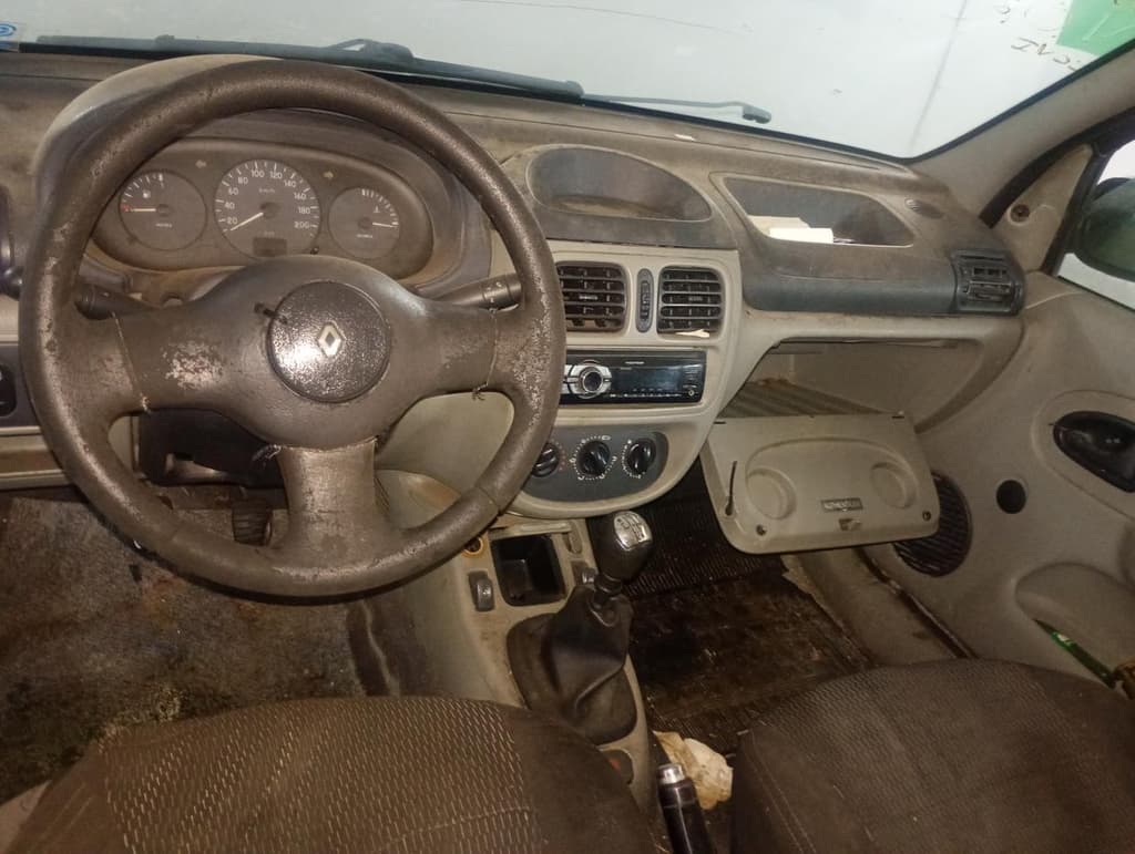 Renault Clio AUT 1.0 H 2004 — foto 2