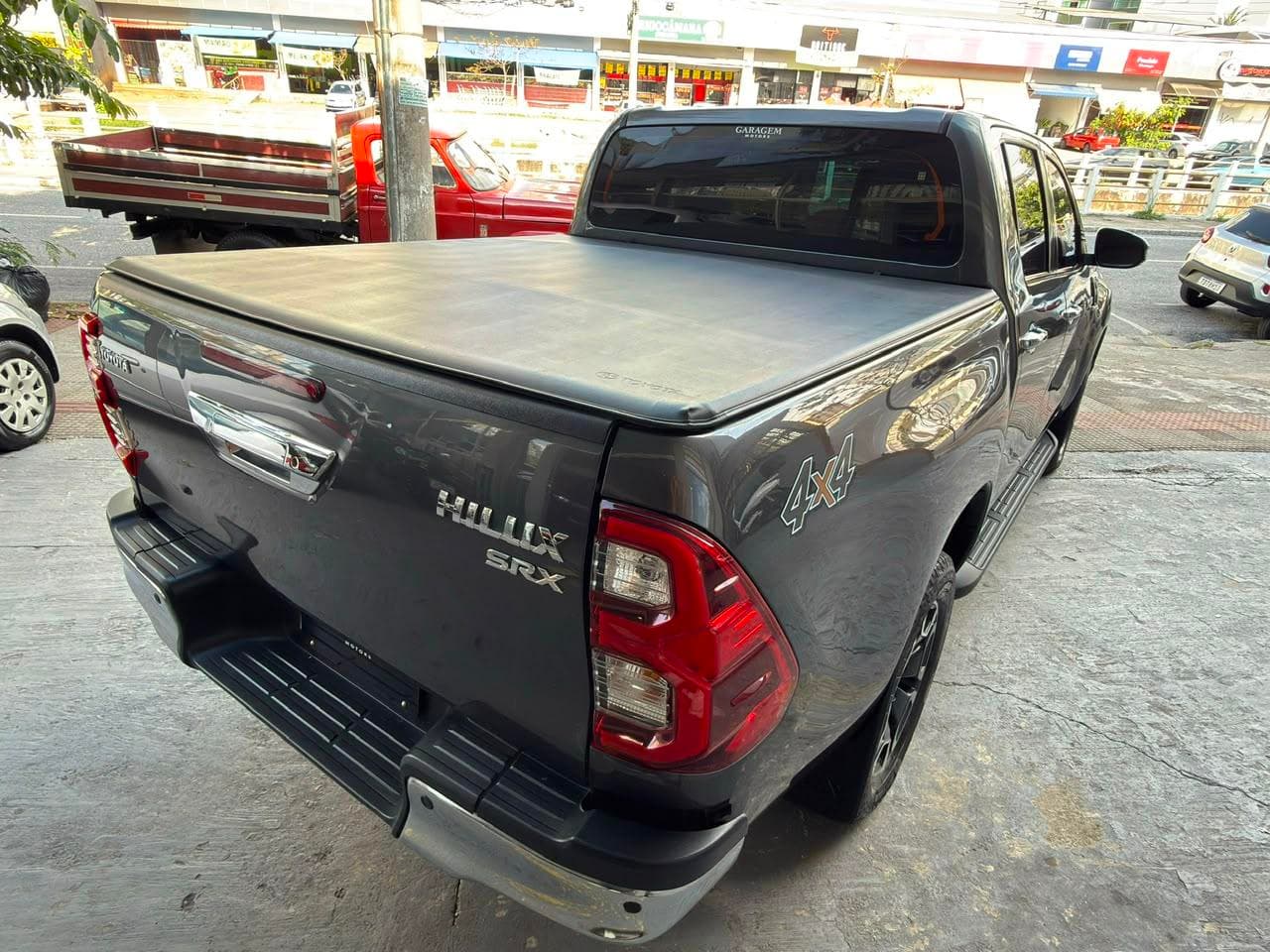 Toyota Hilux 2023 — foto 7