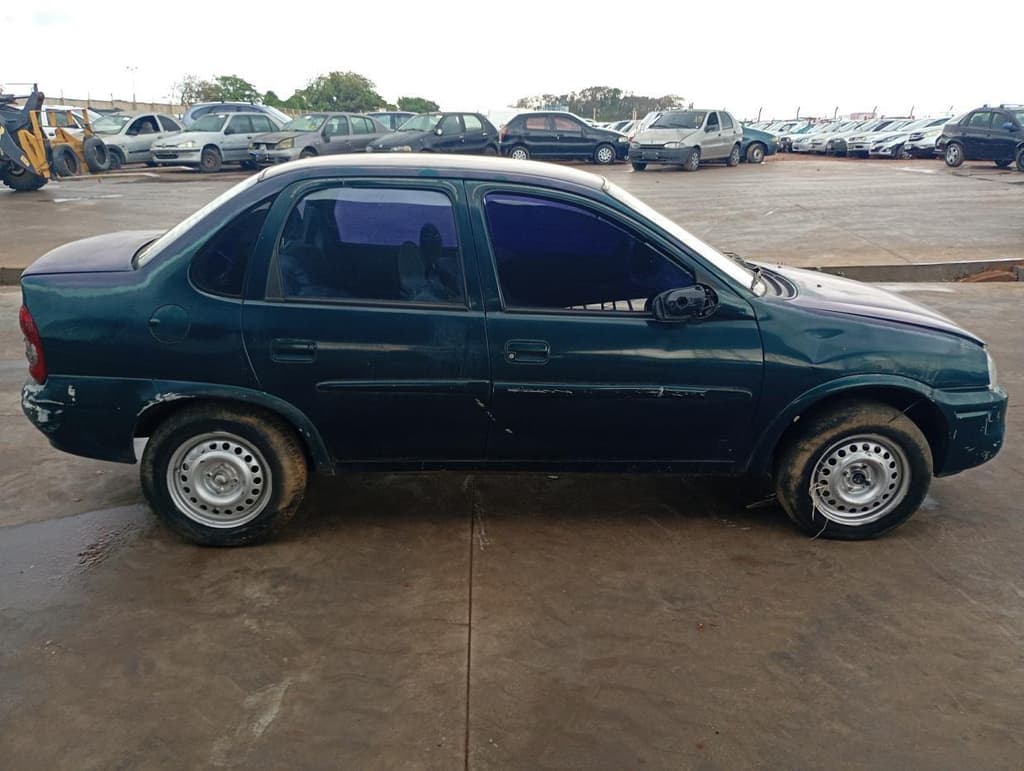 Chevrolet Corsa Mileniun 2001 — foto 1