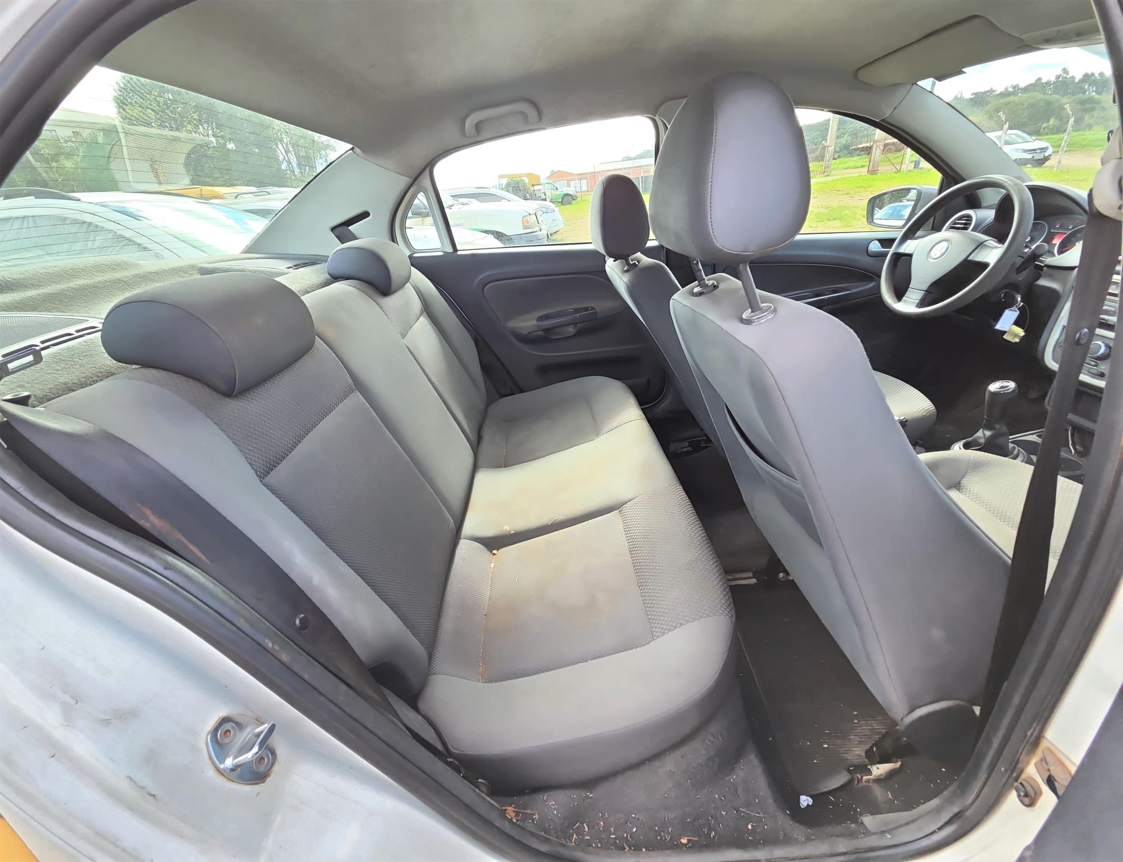 Volkswagen Voyage 1.6 2013 — foto 12
