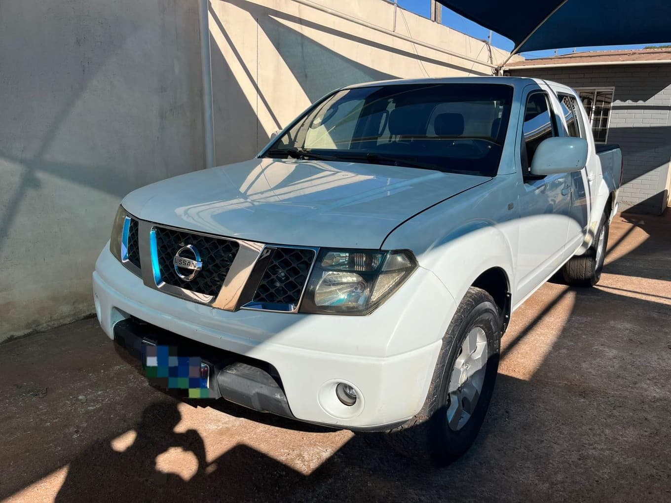 Frontier XE 2.5 - 4X2 - COR Branca- Diesel - ANO Modelo 2012 — foto 2