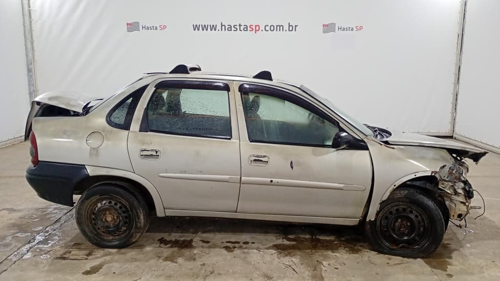 Chevrolet Corsa Milenium 2002 — foto 1
