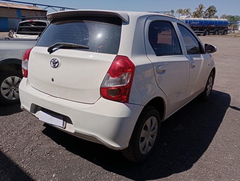 Toyota Etios 2019 — foto 4