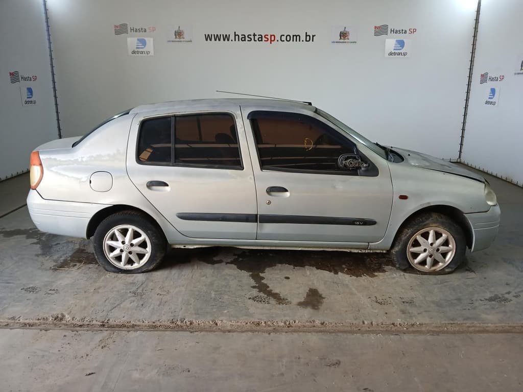 Renault Clio RT 1.0 2002 — foto 1