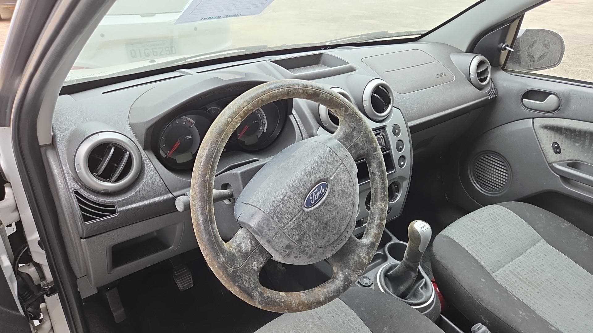 Ford Fiesta Sedan 1.6 Flex de 2014 — foto 7