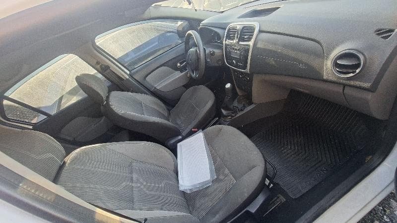 Renault Logan Expr 16 M 2014 — foto 13