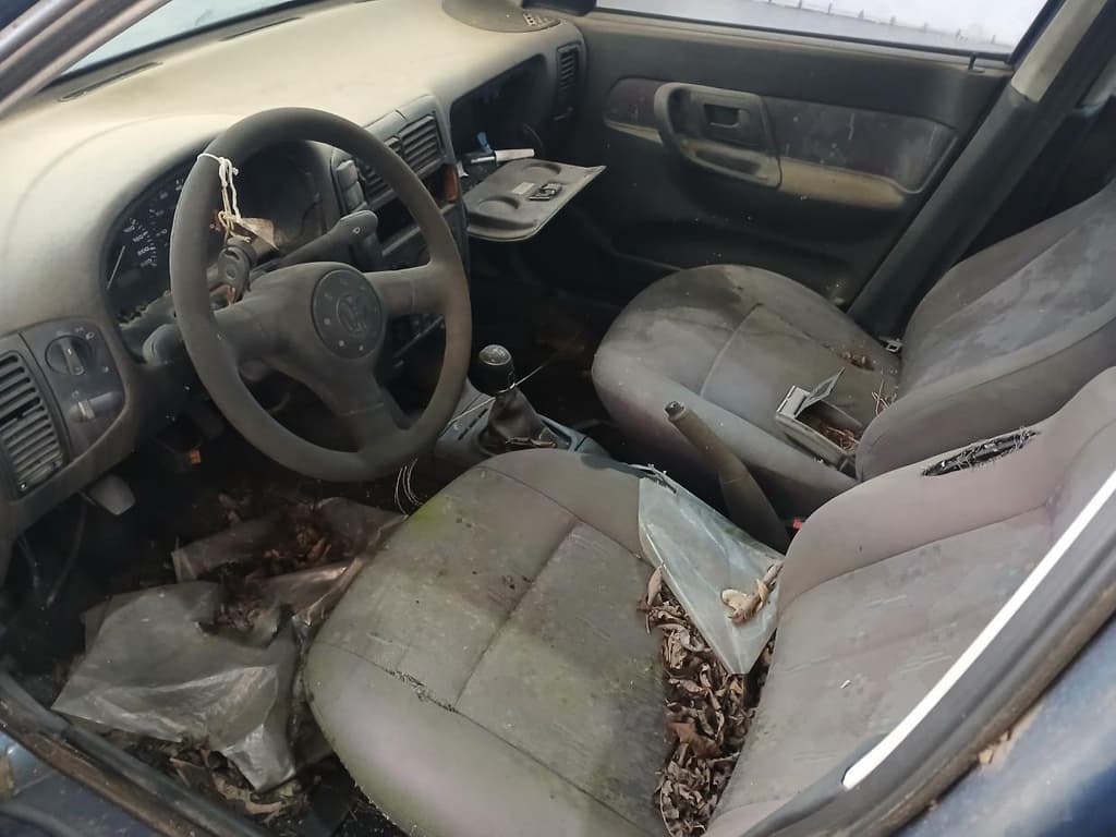 Volkswagen Polo Clas. 1.8 MI 1999 — foto 3