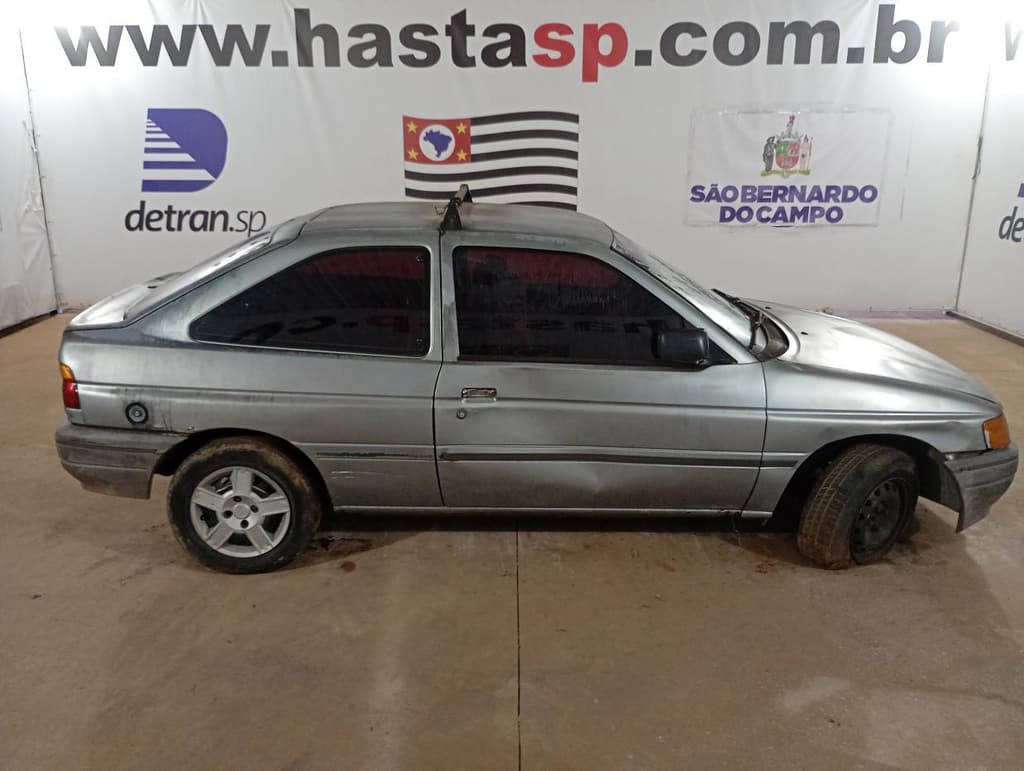 Ford Escort L 1993 — foto 1
