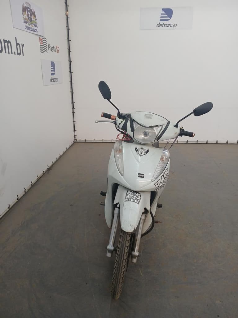 Honda BIZ 125 EX 2015, branca