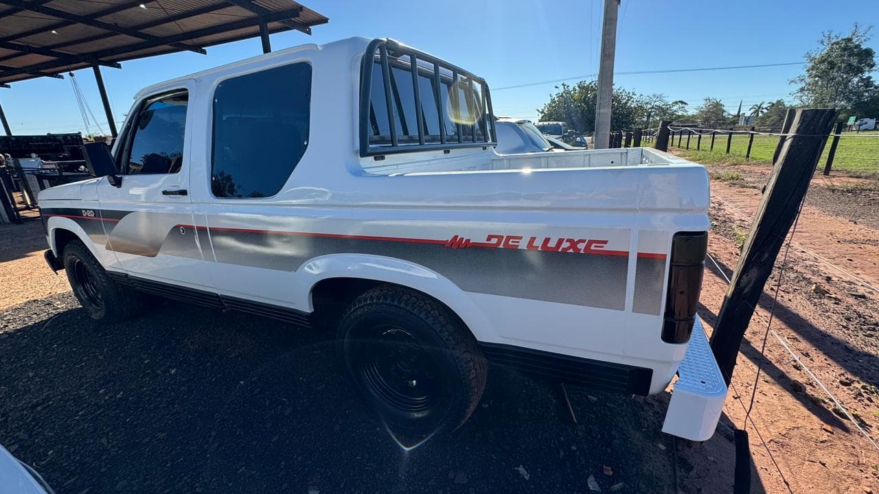 Chevrolet D20 1988 — foto 12