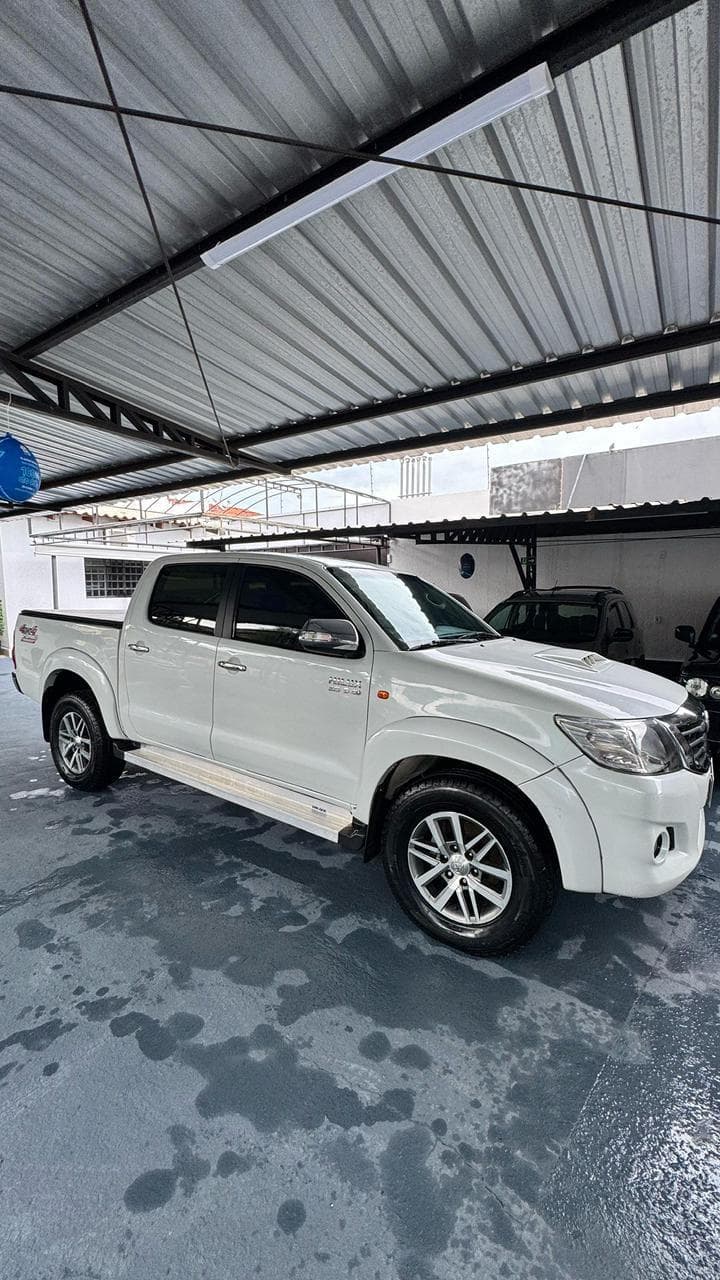 Toyota Hilux 2013 — foto 8
