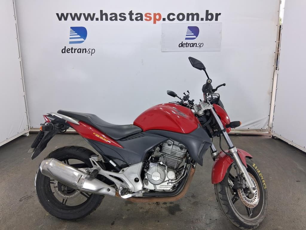 Honda CB 300r 2012 — foto 1