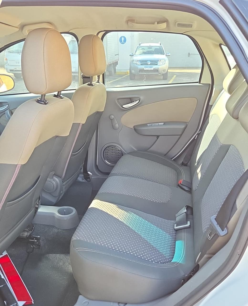 Fiat Siena Essence 1.6 de 2014 — foto 5