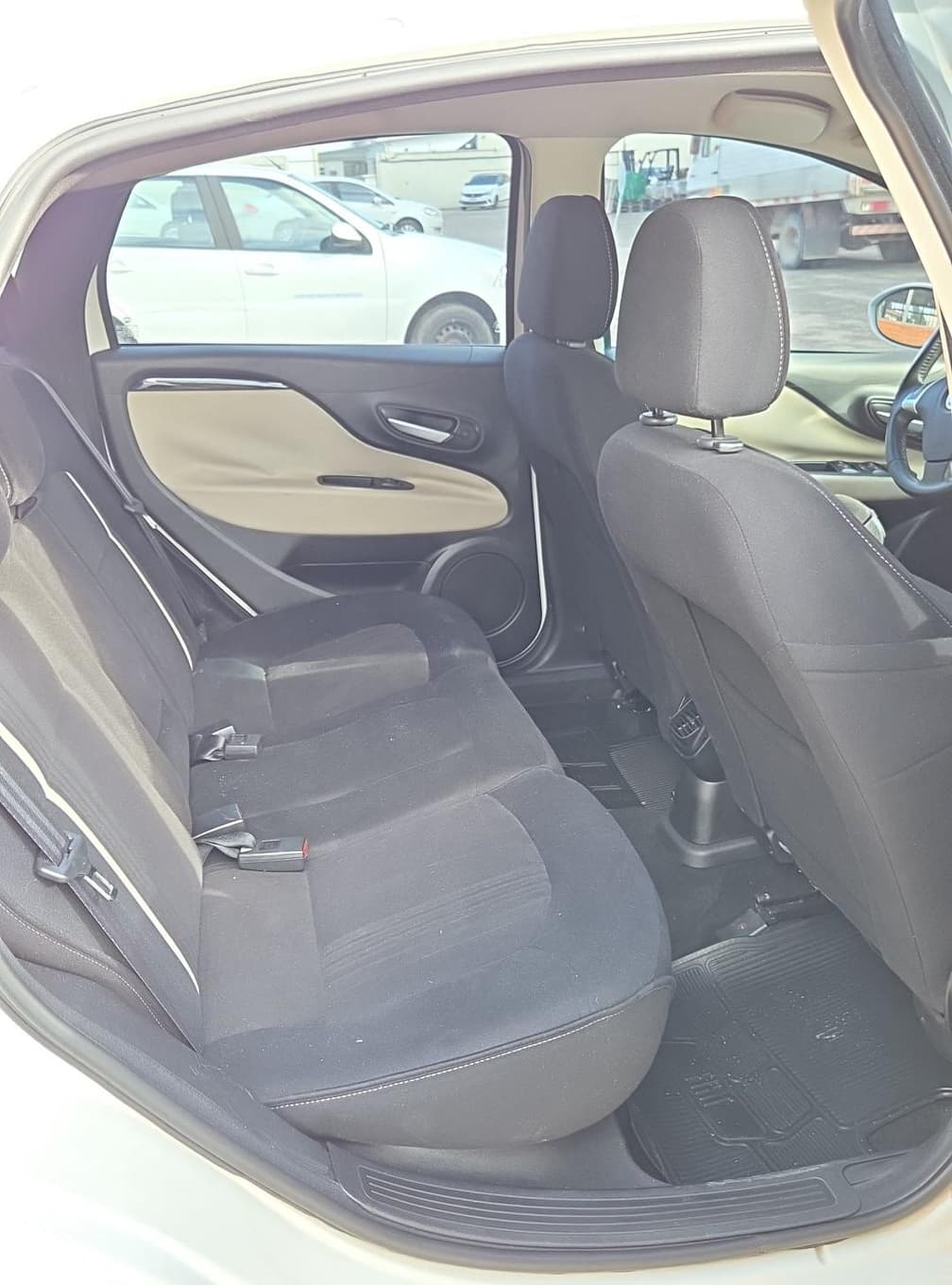 Fiat Linea Essence 1.8 de 2016 — foto 5