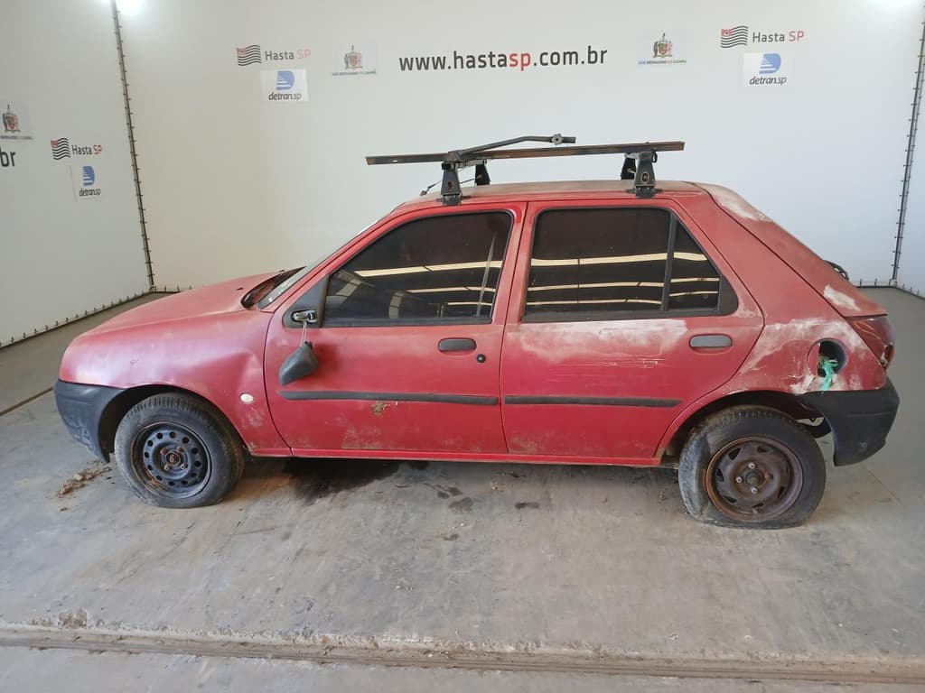 Ford Fiesta GLX 1.6 / CLX 1.4i 16V 2001, vermelha