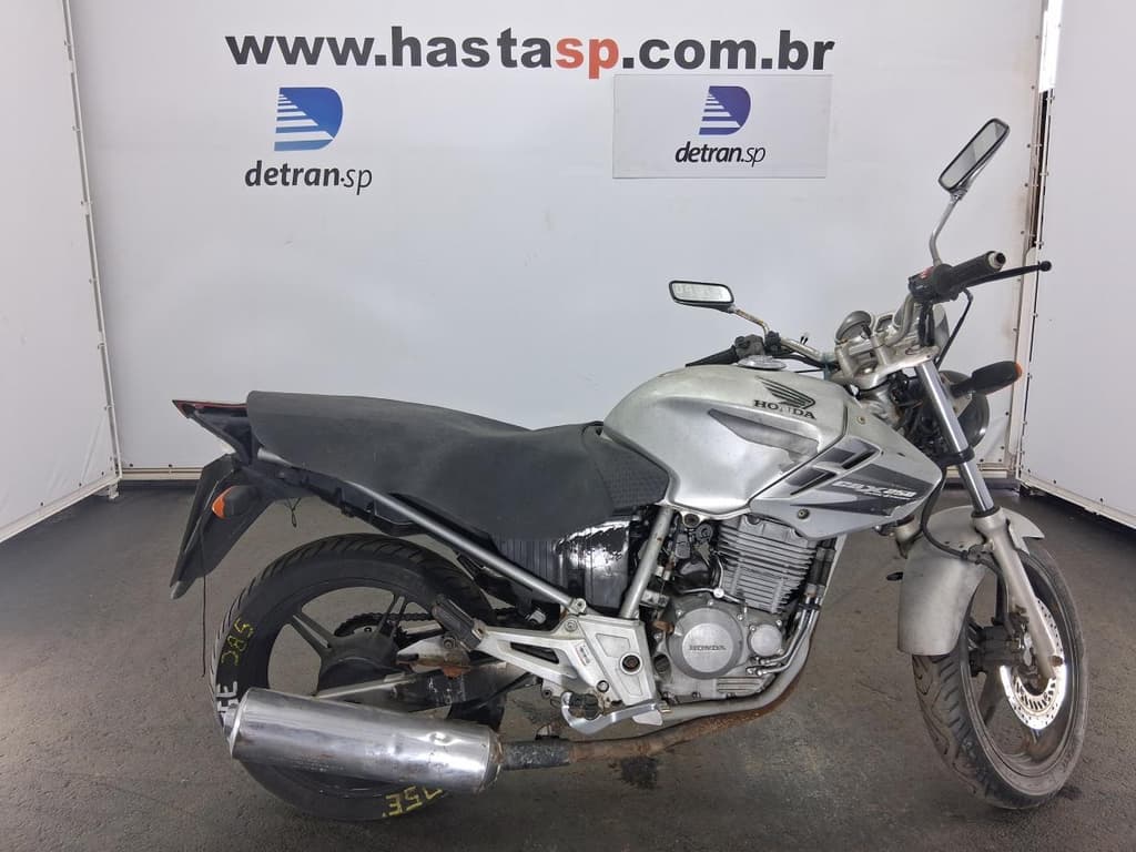 Honda CBX 250 Twister 2005, prata