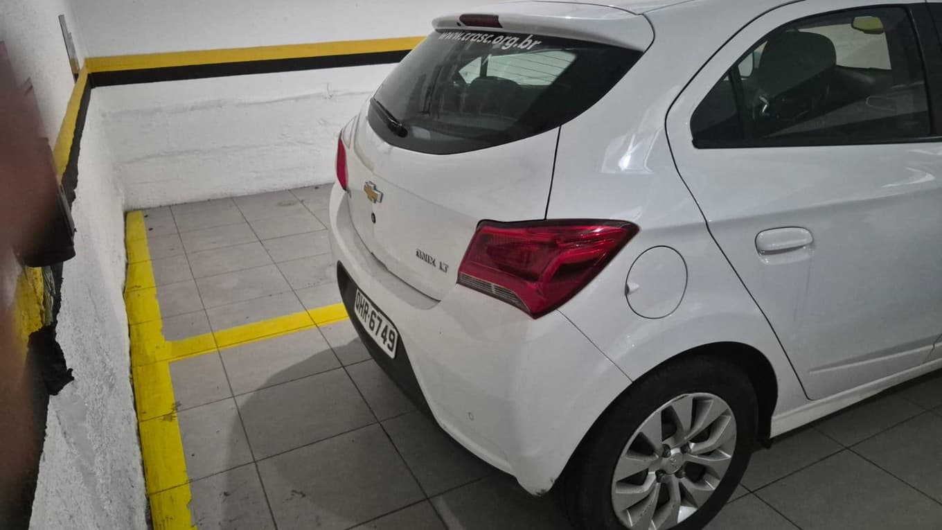 Chevrolet Onix Hatch LT 1.4 8V Flexpower - 2017 — foto 10