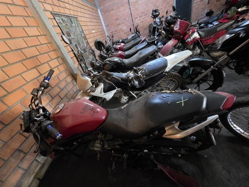 Honda CB 300r 2011 — foto 3