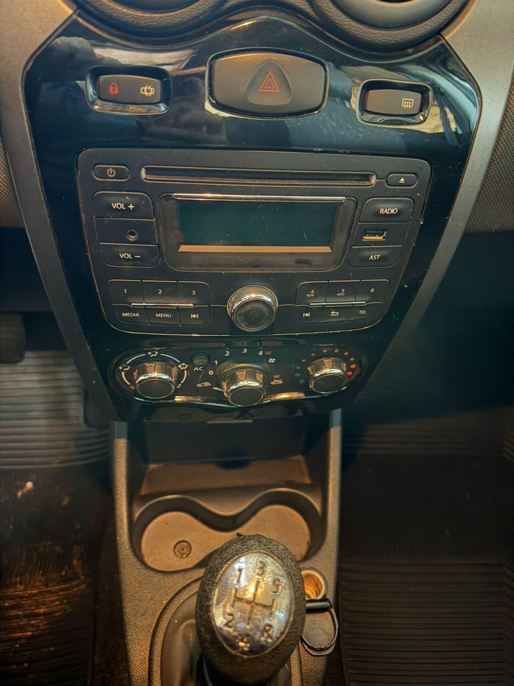 Renault Logan Exp 16 Hp - 2013 — foto 11