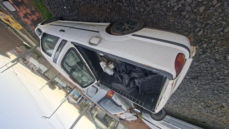 Volkswagen Saveiro 1.8 Plus 2001 — foto 3