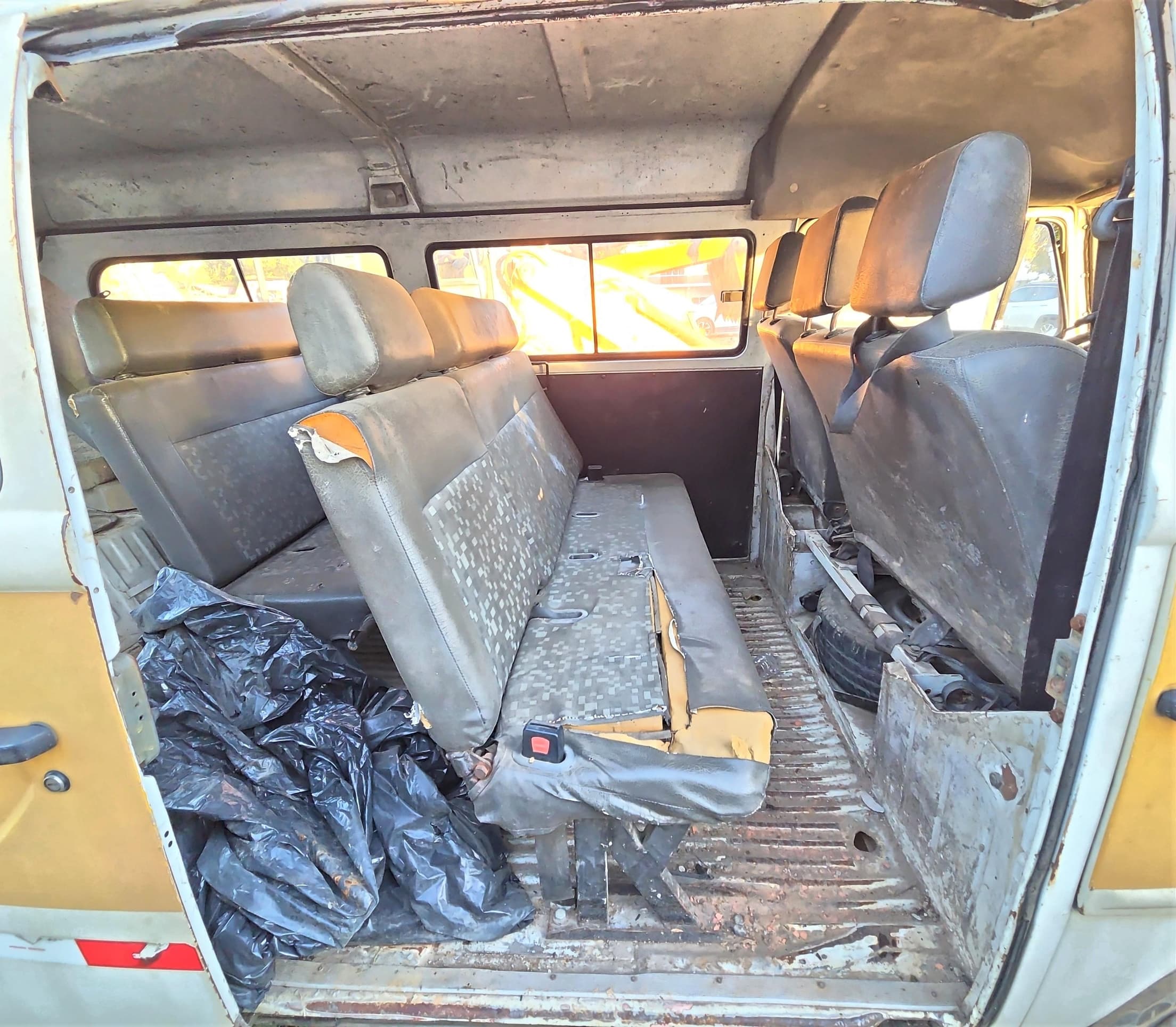 Volkswagen Kombi Escolar 2010 — foto 14