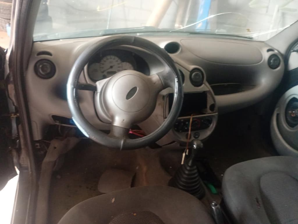 Ford KA GL 2003 — foto 5