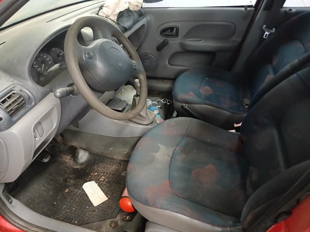 Renault Clio RL 1.0 2001 — foto 3