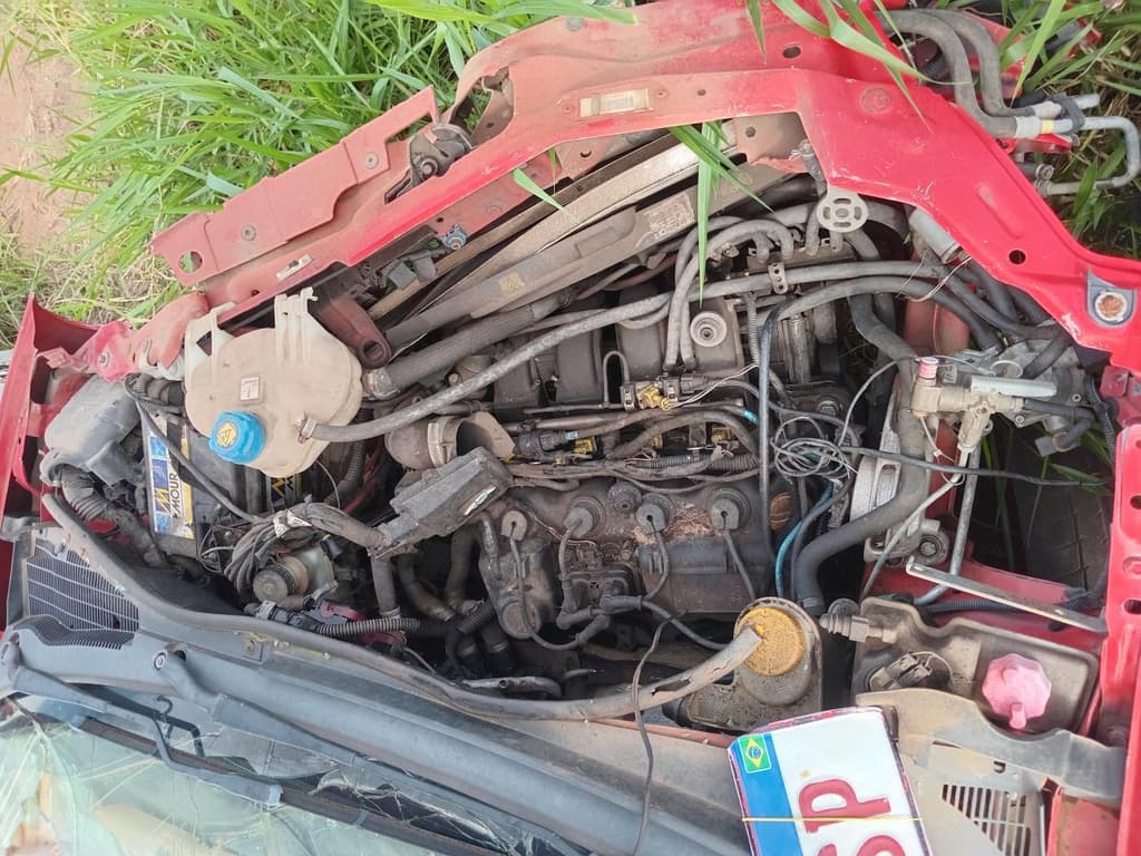 Fiat Punto Sporting 2013, vermelha