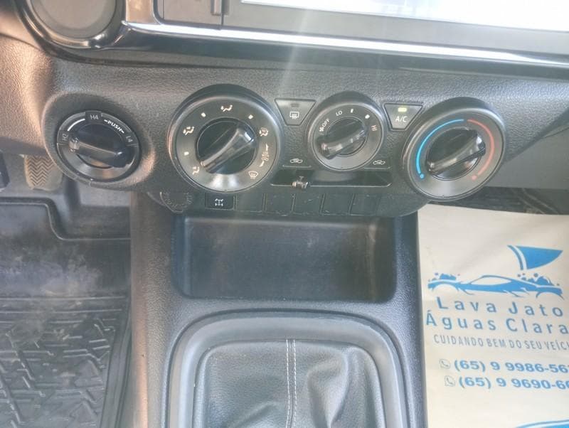 Toyota Hilux 2021 — foto 16