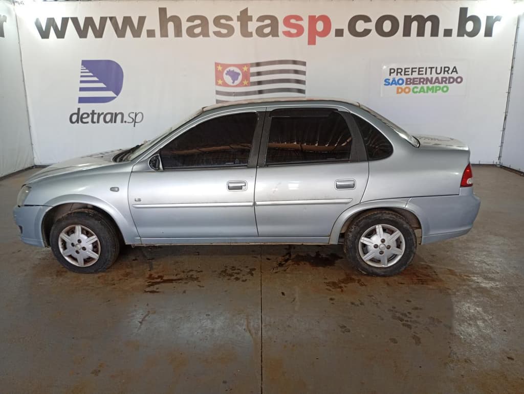 Chevrolet Classic LS 2011 — foto 2