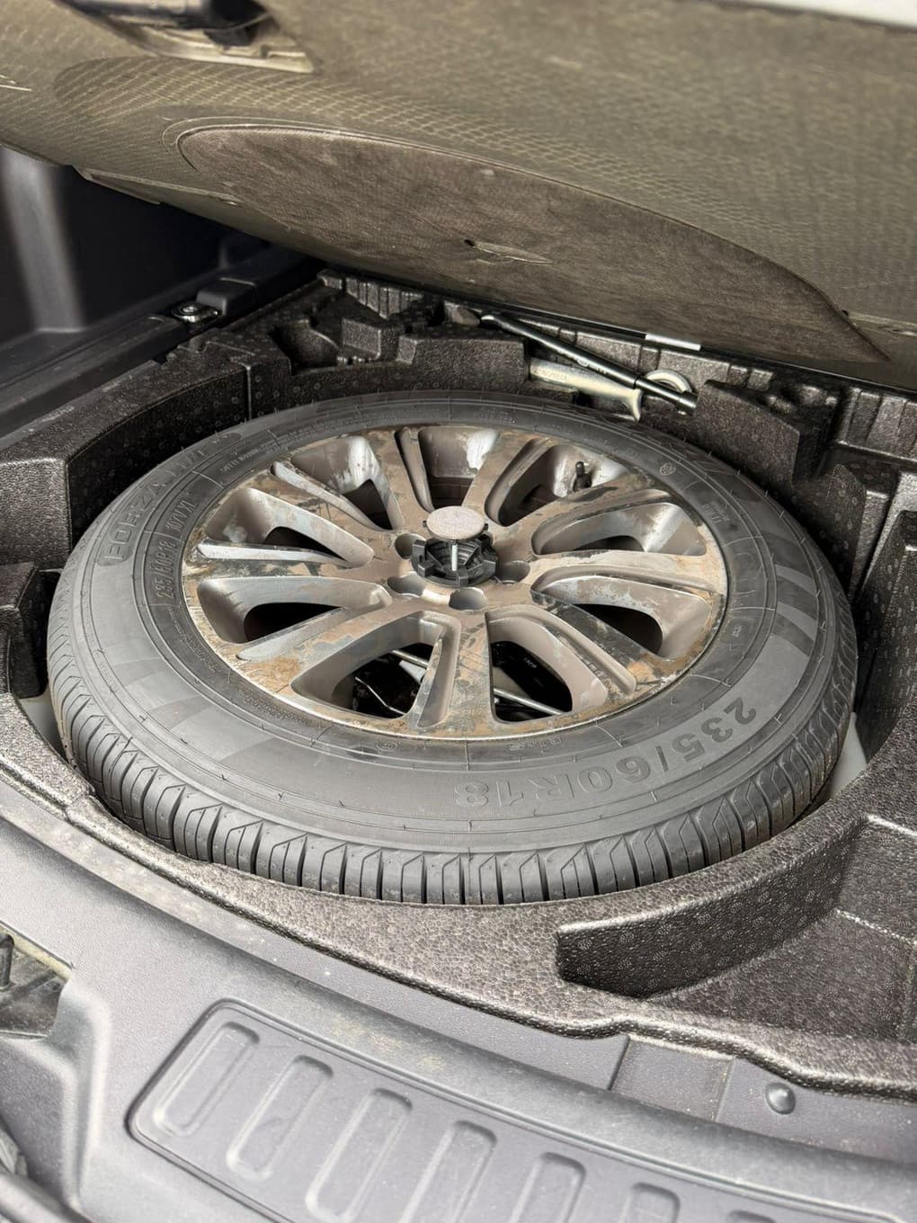 Land Rover Discovery 2019 — foto 15