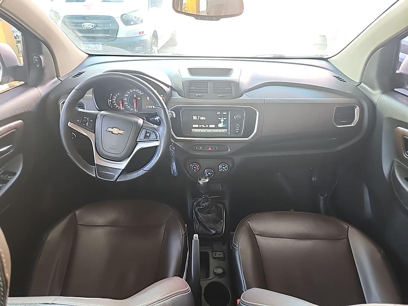 Chevrolet Spin 18L MT Premier 2020 — foto 10
