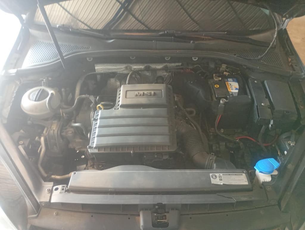 Volkswagen Golf Comfortline AA 2016, preta