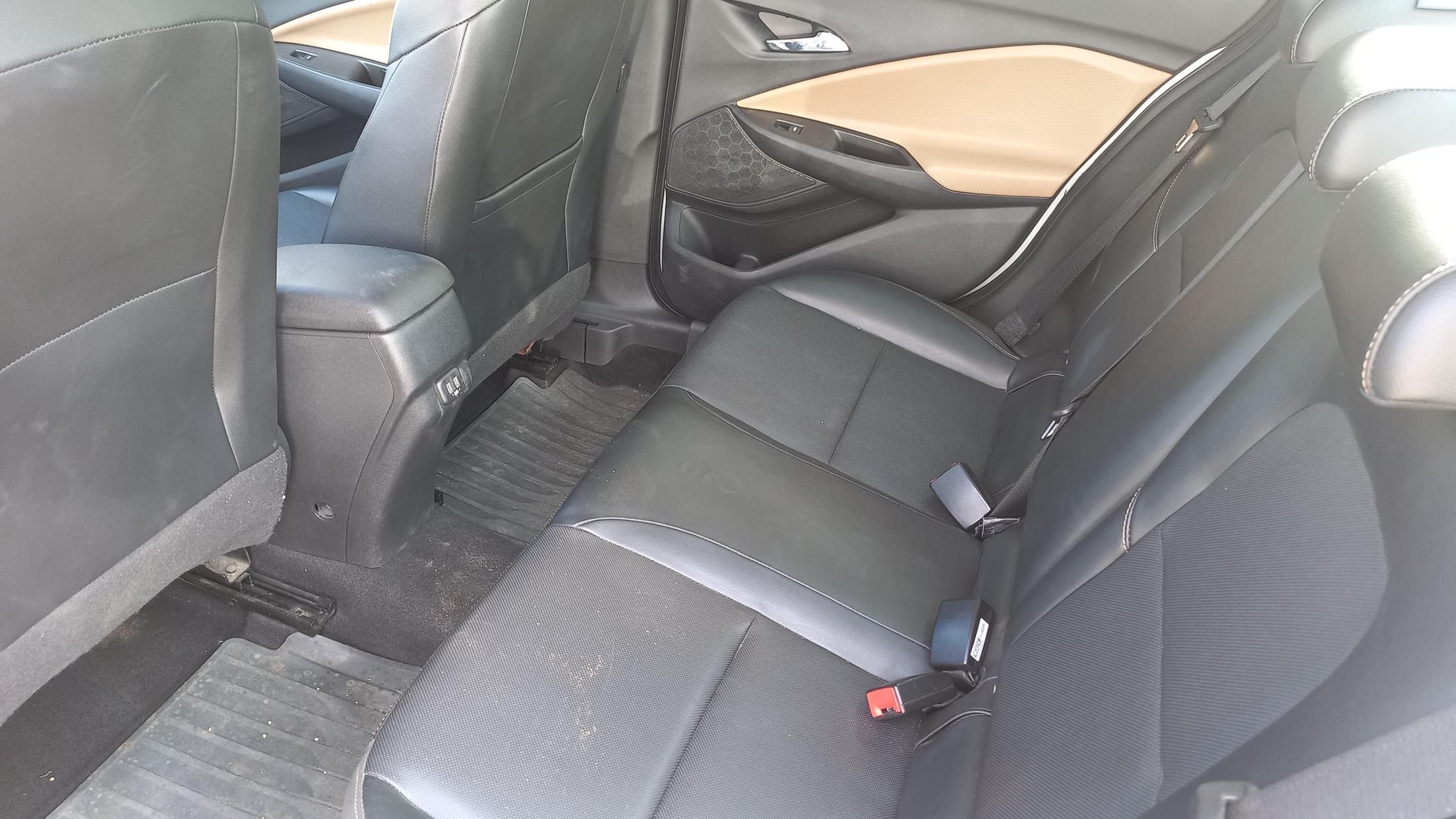 Chevrolet Onix Plus 10tat PR2 2023 — foto 7
