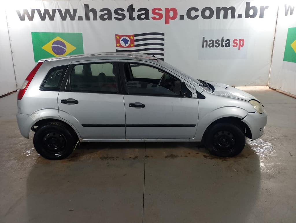 Ford Fiesta 2004, prata