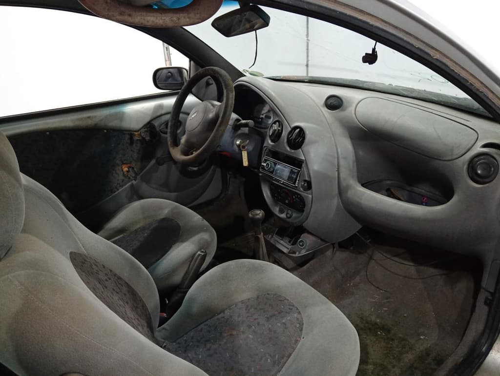 Ford KA GL 2001 — foto 5