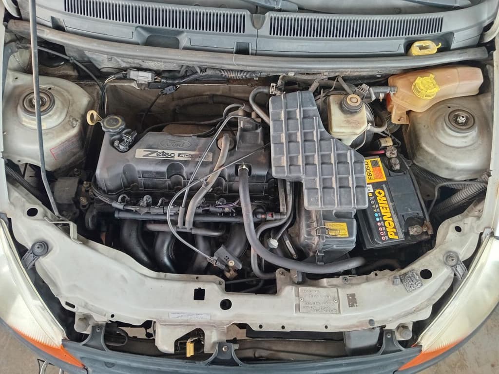 Ford KA GL 2000 — foto 2