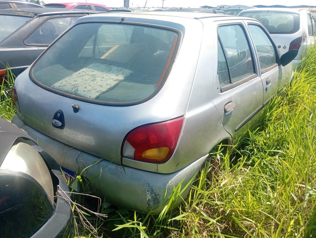 Ford Fiesta 1998 — foto 3