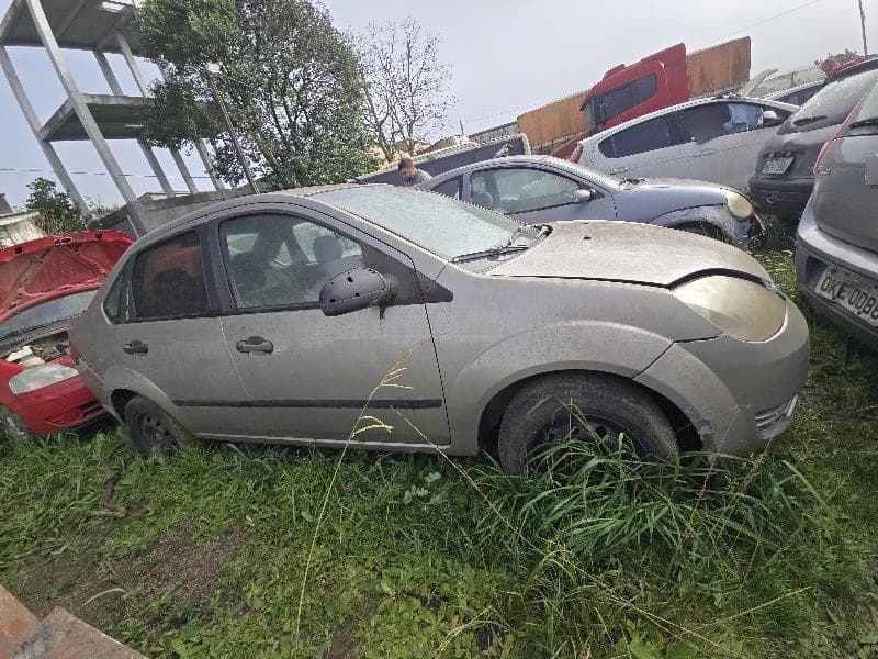 Ford Fiesta Sedan 2005 — foto 7