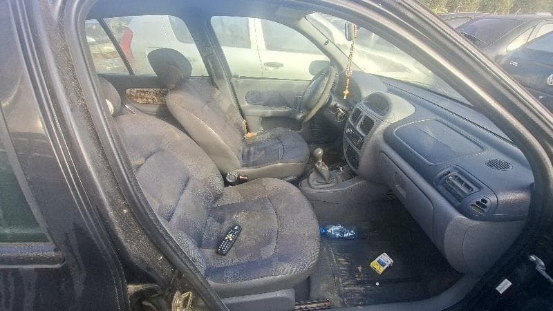 Renault Clio RN 1.0 2001 — foto 18
