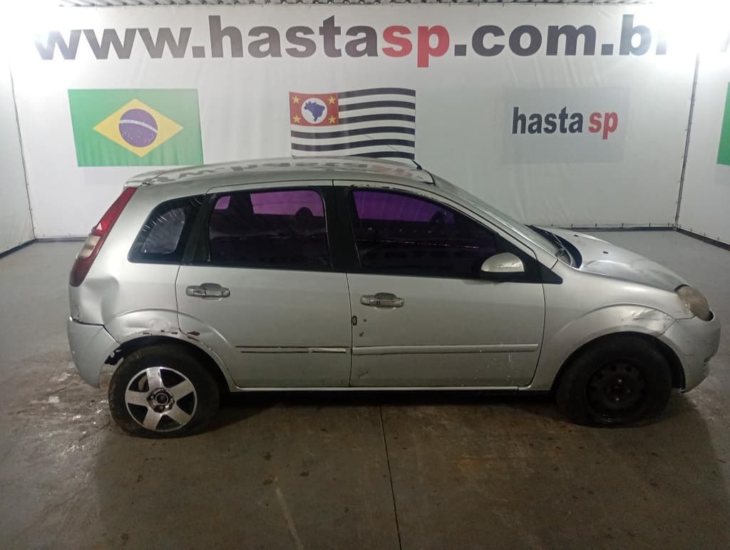 Ford Fiesta Edge 2003 — foto 2